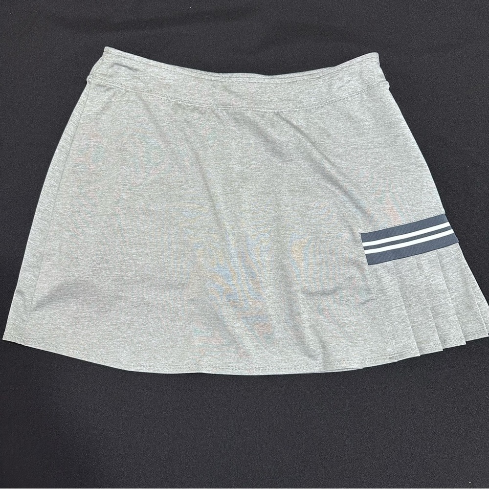 Slazenger golf‎ skort small gray with pleats and zip pocket